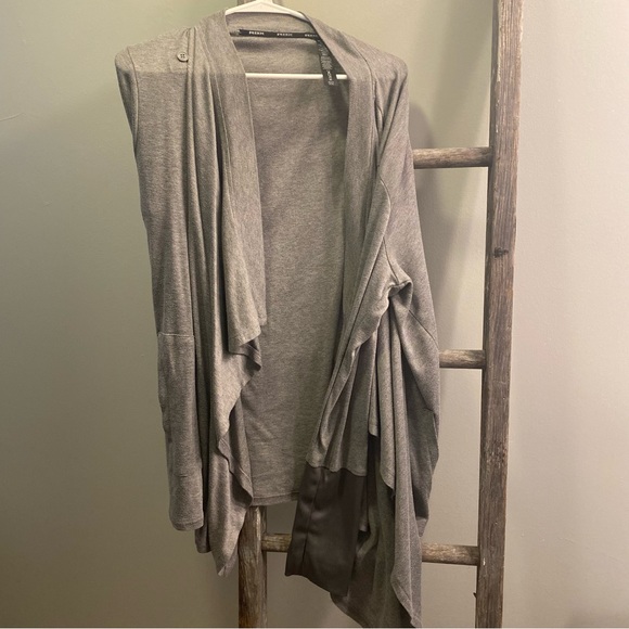 Cardigan - Picture 1 of 3